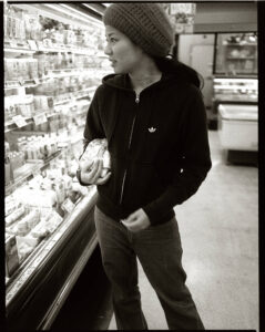 ποΈ shoko_buying_yakult β£ π· saya.photo
